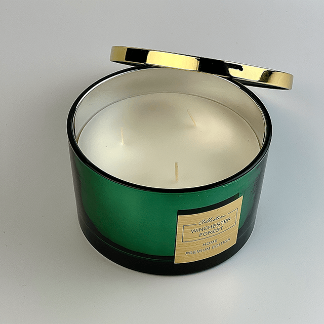 Ароматична свічка Pepco Home темно-зелена Winchester Forest